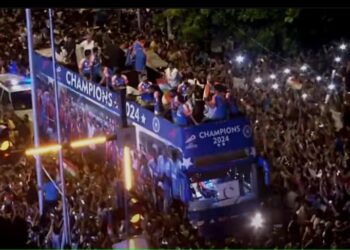 A big fat welcome for Team India in national capital as well as financial capital