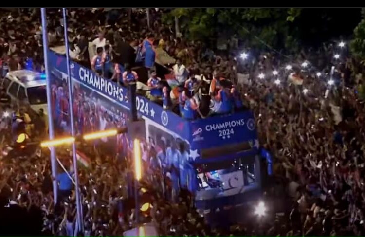 A big fat welcome for Team India in national capital as well as financial capital