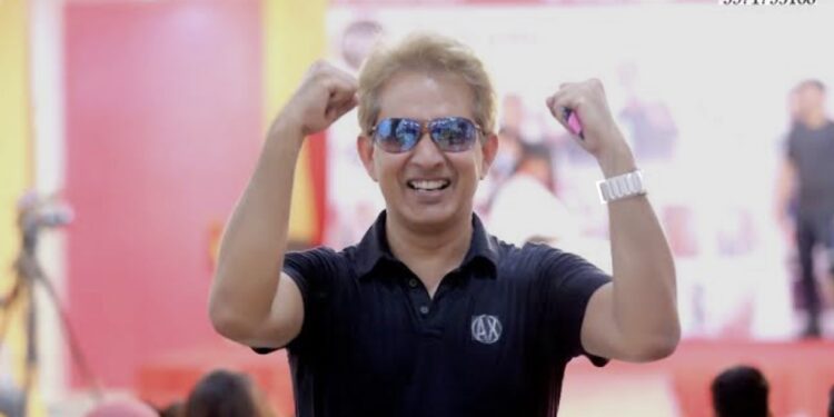 Dhoni’s hair legacy gets the ultimate nod from hair-stylist Jawed Habib