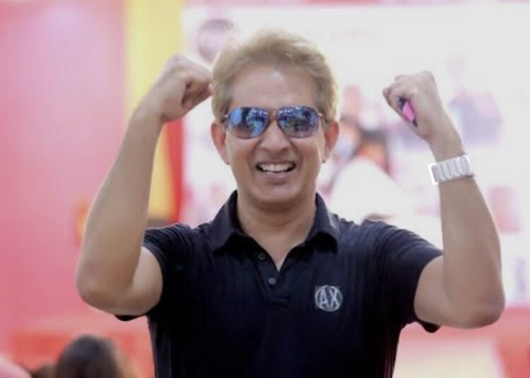 Dhoni’s hair legacy gets the ultimate nod from hair-stylist Jawed Habib